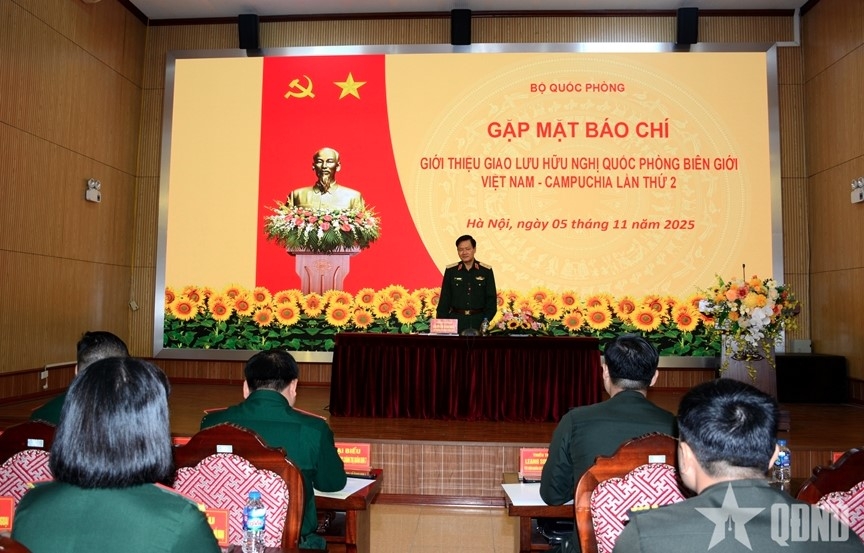 Border defence friendship exchange strengthens Vietnam-Cambodia cooperation